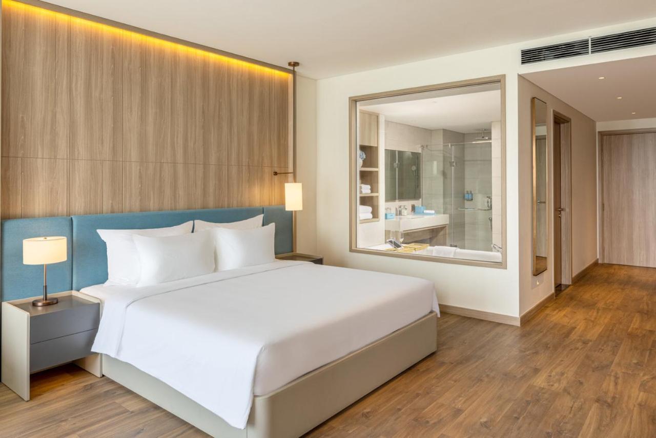 A La Carte Halong Bay Aparthotel Ha Long Exteriör bild